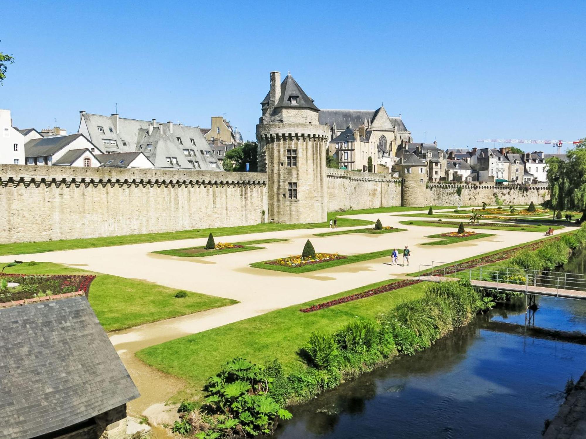 Calme Et Vue Sur L'etang Au Duc By Interhome Vannes